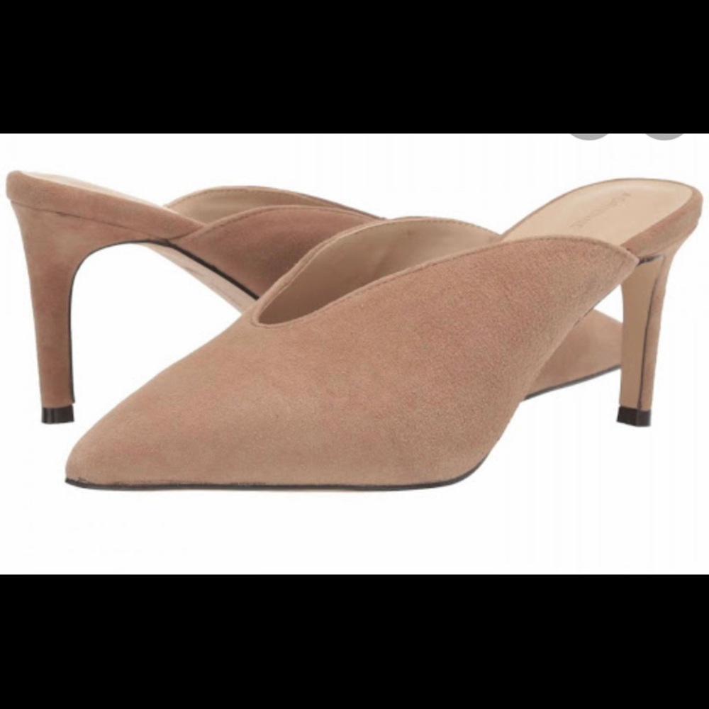 Adrian heels. 
Supersoft suede upper. 
Slip-on design. 
Pointed, almond-toe